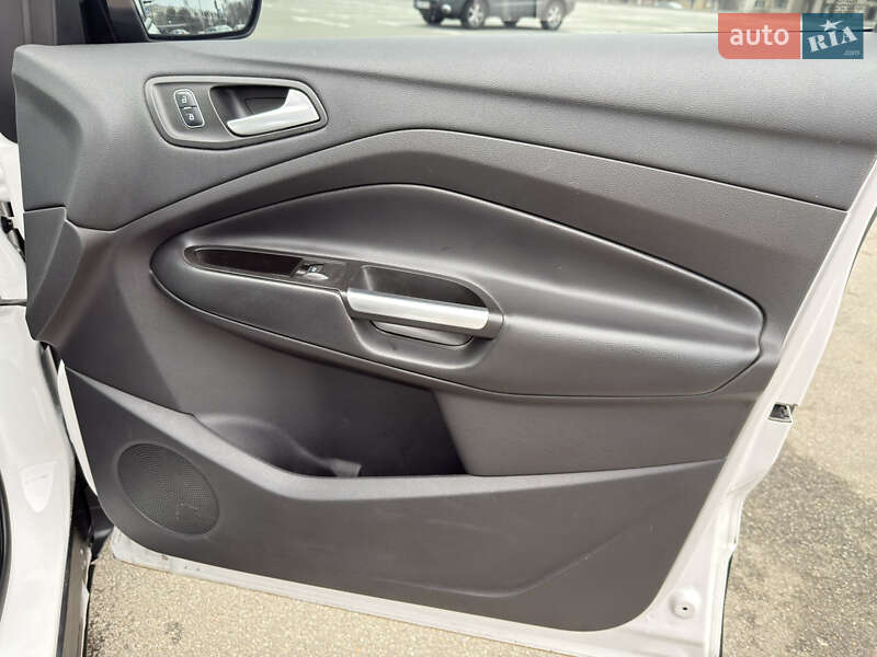 Позашляховик / Кросовер Ford Escape 2017 в Києві