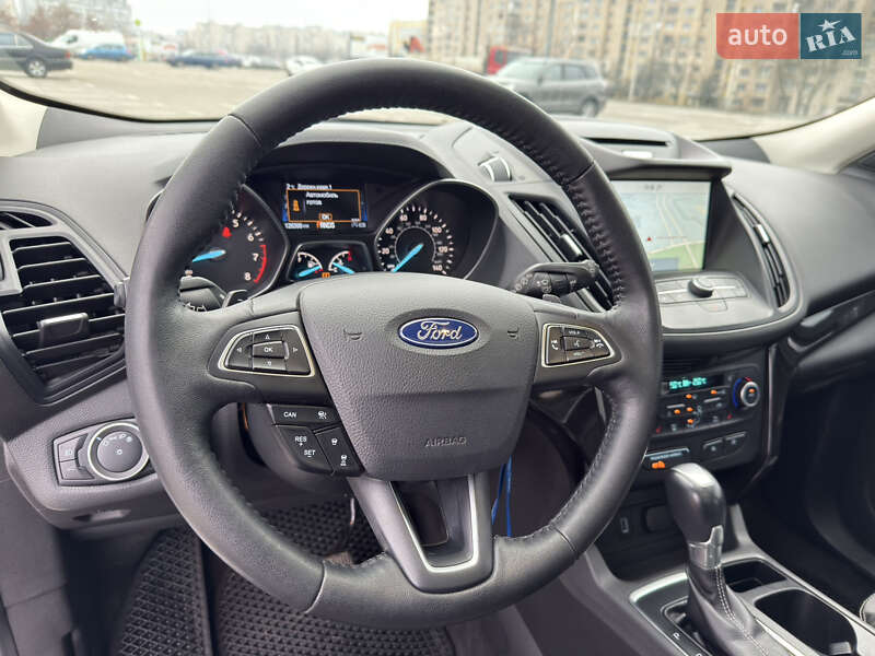 Позашляховик / Кросовер Ford Escape 2017 в Києві