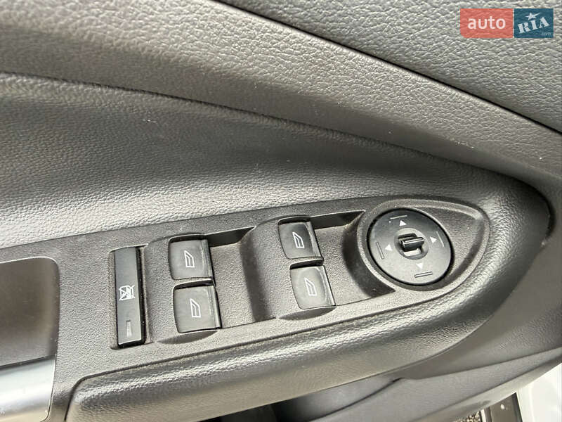 Позашляховик / Кросовер Ford Escape 2017 в Києві