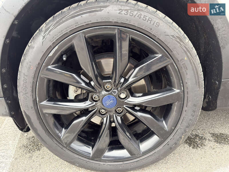 Позашляховик / Кросовер Ford Escape 2017 в Києві