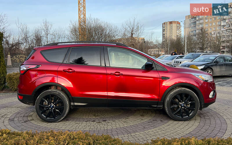 Позашляховик / Кросовер Ford Escape 2018 в Львові