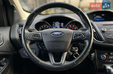 Внедорожник / Кроссовер Ford Escape 2018 в Львове