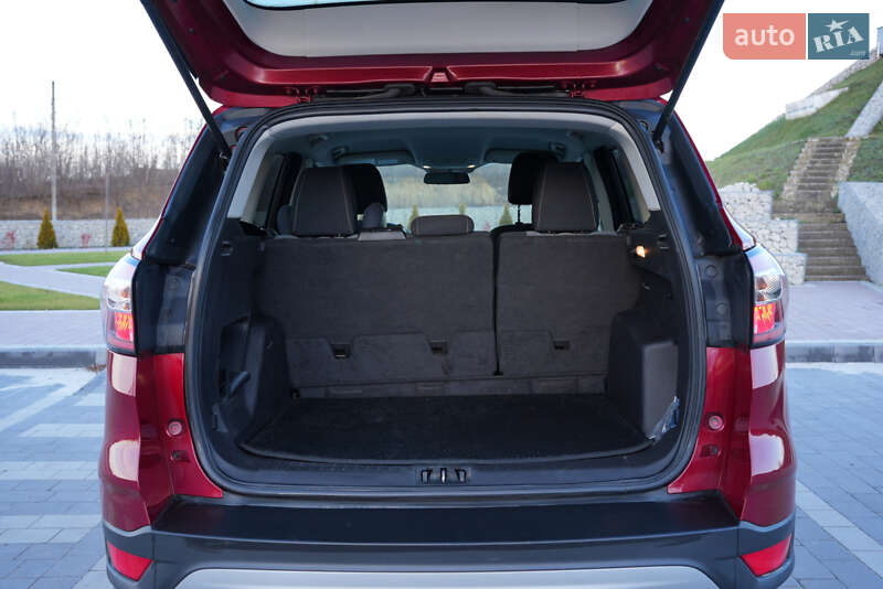 Позашляховик / Кросовер Ford Escape 2016 в Львові