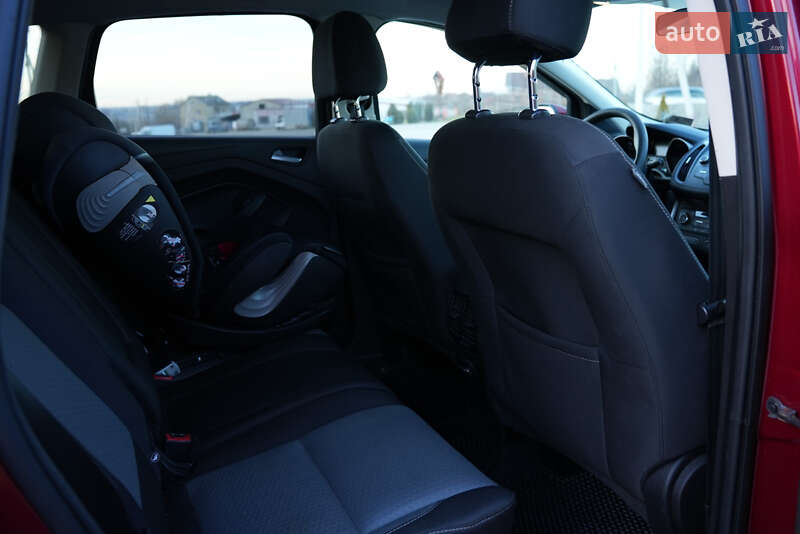 Позашляховик / Кросовер Ford Escape 2016 в Львові