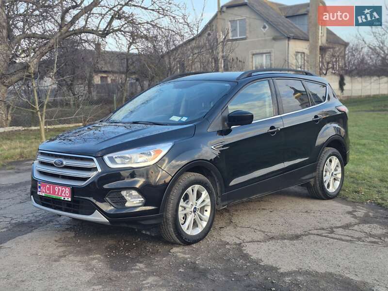 Внедорожник / Кроссовер Ford Escape 2018 в Дубно