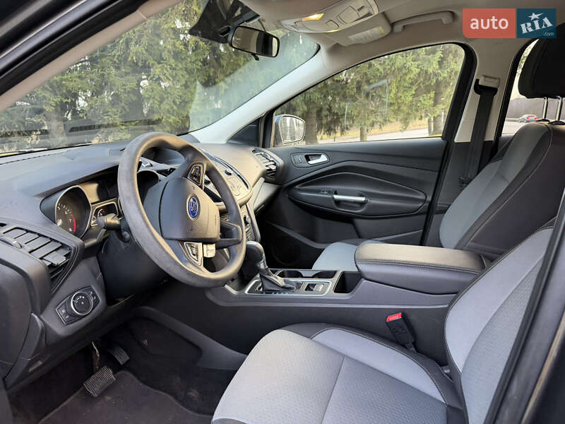 Внедорожник / Кроссовер Ford Escape 2017 в Дубно