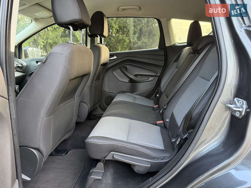 Внедорожник / Кроссовер Ford Escape 2017 в Дубно