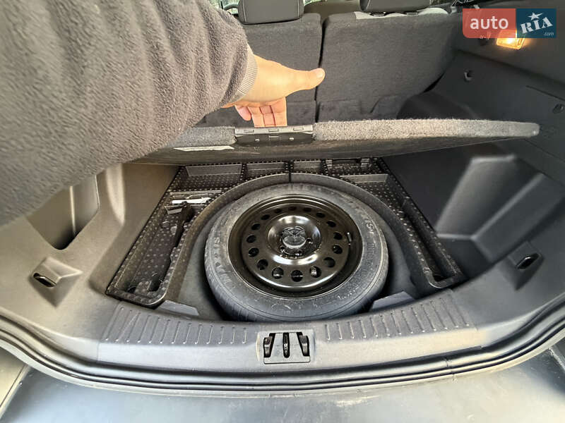 Внедорожник / Кроссовер Ford Escape 2017 в Дубно