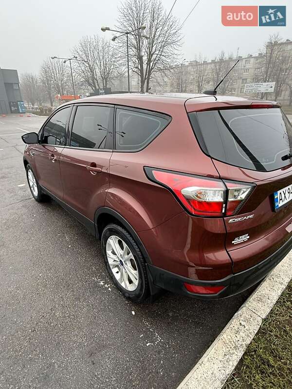 Позашляховик / Кросовер Ford Escape 2018 в Харкові