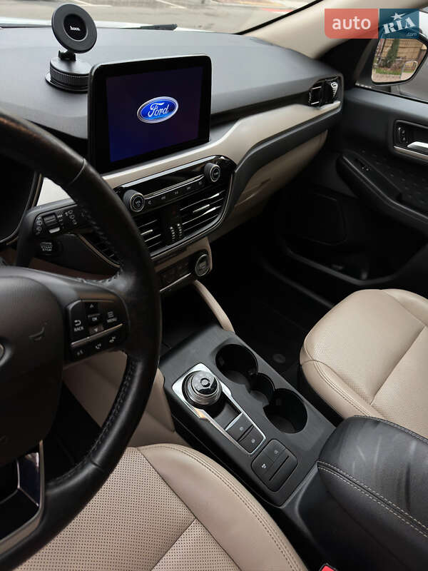 Внедорожник / Кроссовер Ford Escape 2019 в Киеве