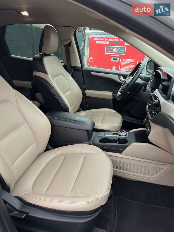 Внедорожник / Кроссовер Ford Escape 2019 в Киеве