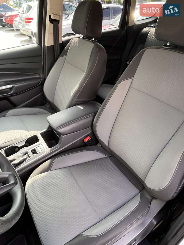 Внедорожник / Кроссовер Ford Escape 2017 в Львове