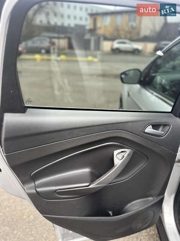 Внедорожник / Кроссовер Ford Escape 2016 в Киеве