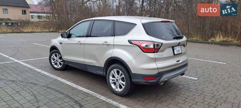 Внедорожник / Кроссовер Ford Escape 2017 в Львове