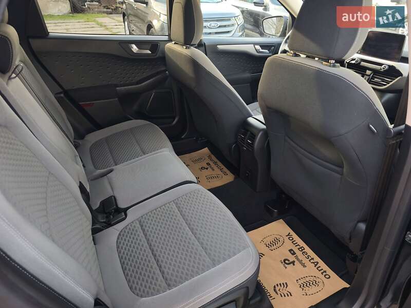 Внедорожник / Кроссовер Ford Escape 2020 в Стрые