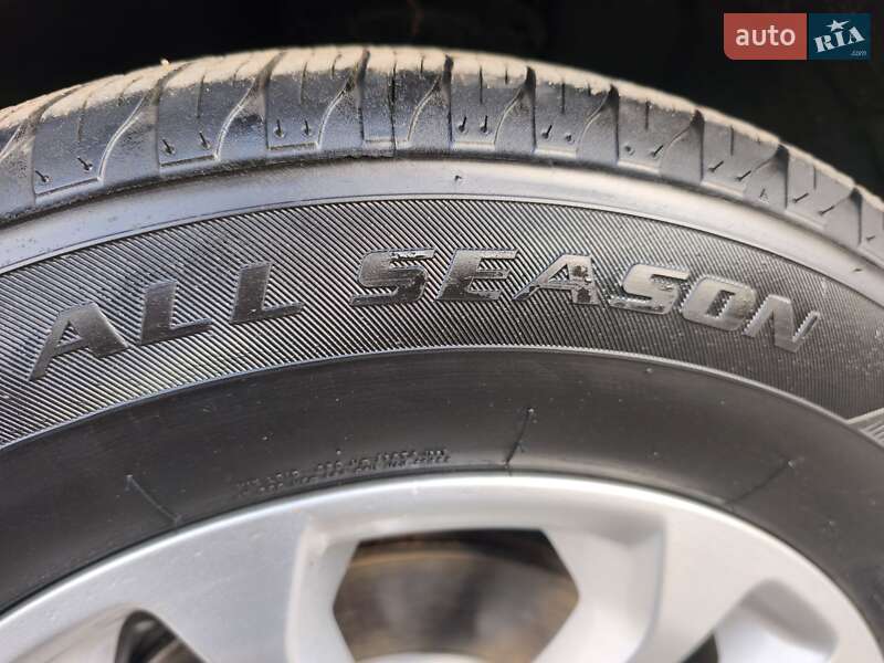 Внедорожник / Кроссовер Ford Escape 2020 в Стрые