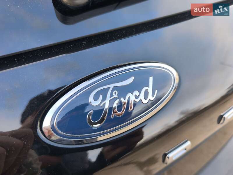 Внедорожник / Кроссовер Ford Escape 2020 в Стрые
