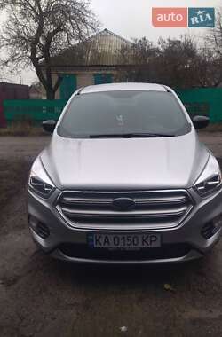 Внедорожник / Кроссовер Ford Escape 2017 в Лозовой