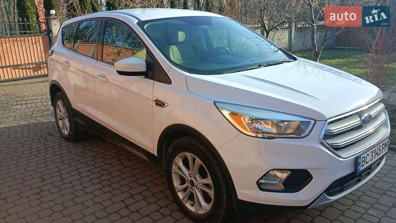 Внедорожник / Кроссовер Ford Escape 2017 в Львове