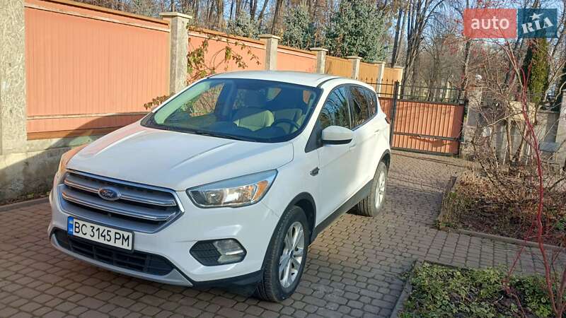 Внедорожник / Кроссовер Ford Escape 2017 в Львове