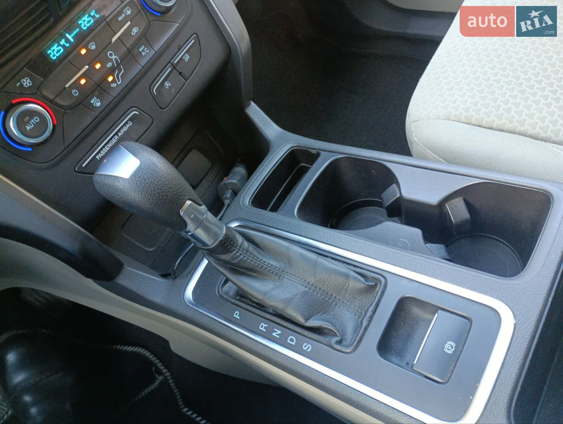 2017 Ford Escape - мініатюра 12