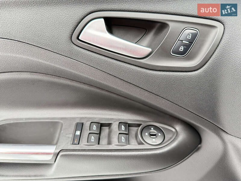 Позашляховик / Кросовер Ford Escape 2017 в Чернігові