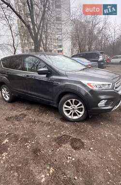Внедорожник / Кроссовер Ford Escape 2019 в Полтаве