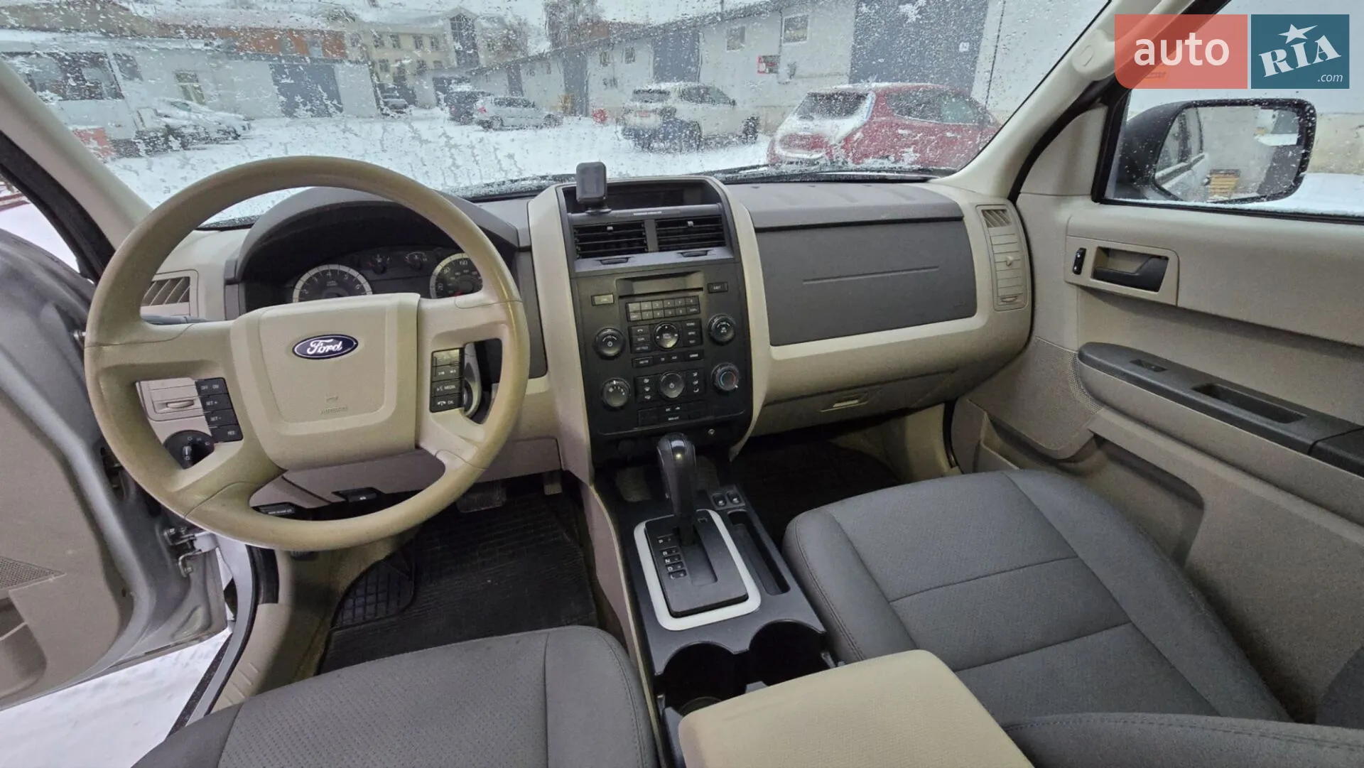 2010 Ford Escape - мініатюра 13