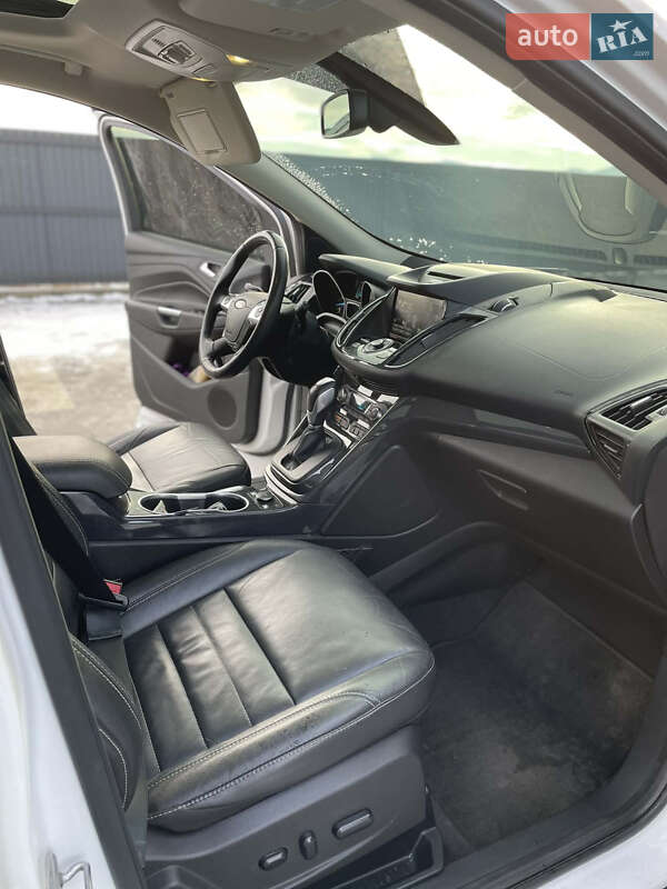 Внедорожник / Кроссовер Ford Escape 2015 в Рожнятове