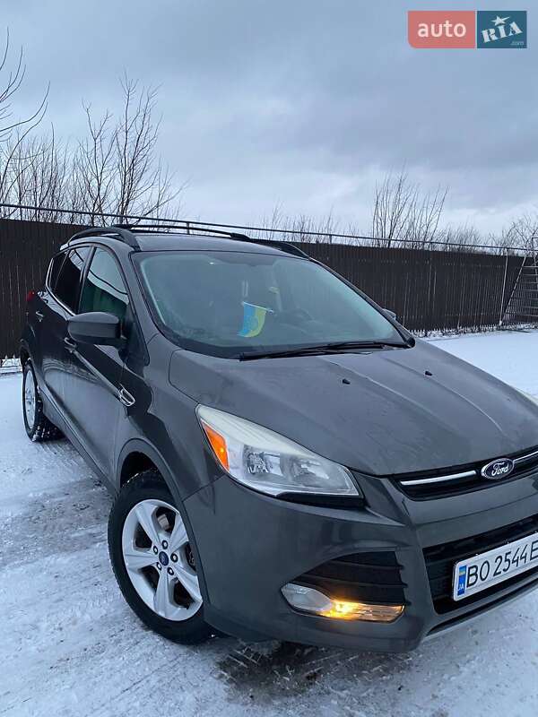 Позашляховик / Кросовер Ford Escape 2015 в Копичинці