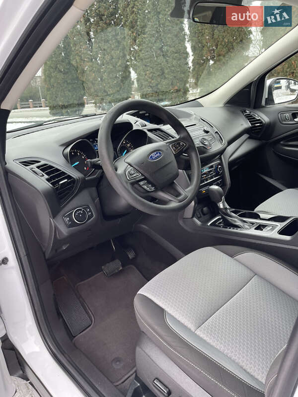 Позашляховик / Кросовер Ford Escape 2016 в Дубні