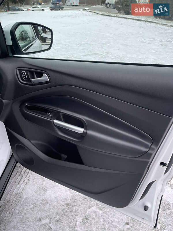 Позашляховик / Кросовер Ford Escape 2016 в Дубні