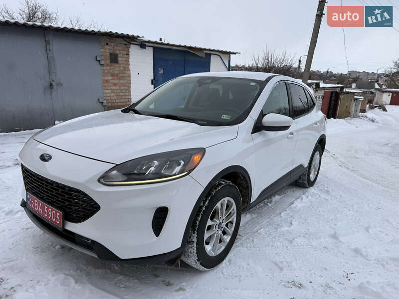 Позашляховик / Кросовер Ford Escape 2020 в Умані