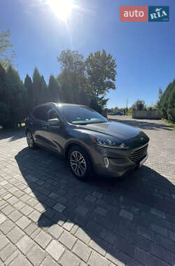 Позашляховик / Кросовер Ford Escape 2021 в Самборі