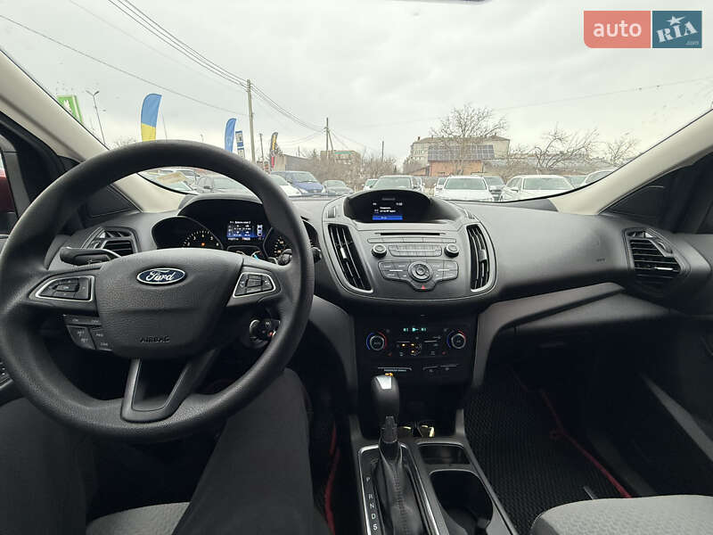 Внедорожник / Кроссовер Ford Escape 2016 в Стрые