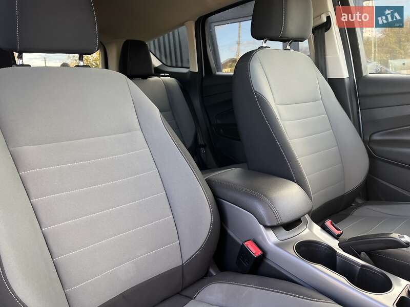 Позашляховик / Кросовер Ford Escape 2016 в Івано-Франківську