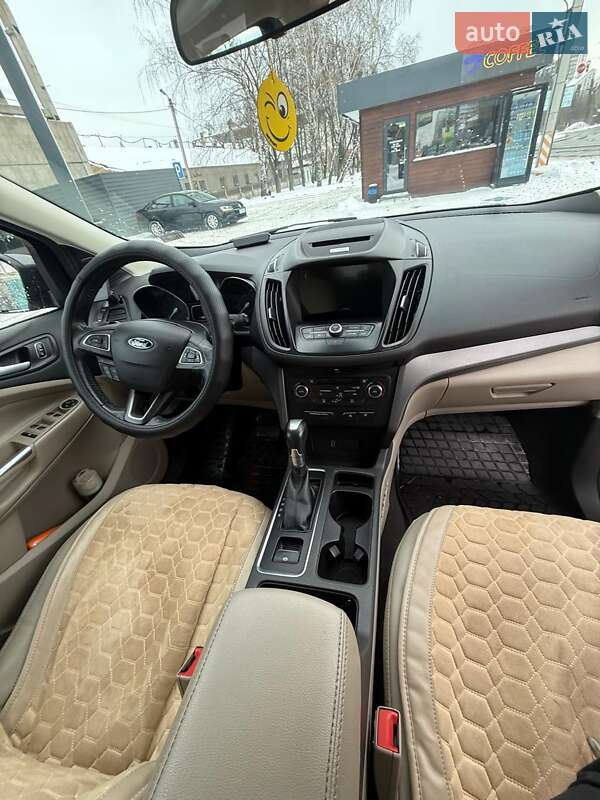 Внедорожник / Кроссовер Ford Escape 2017 в Киеве