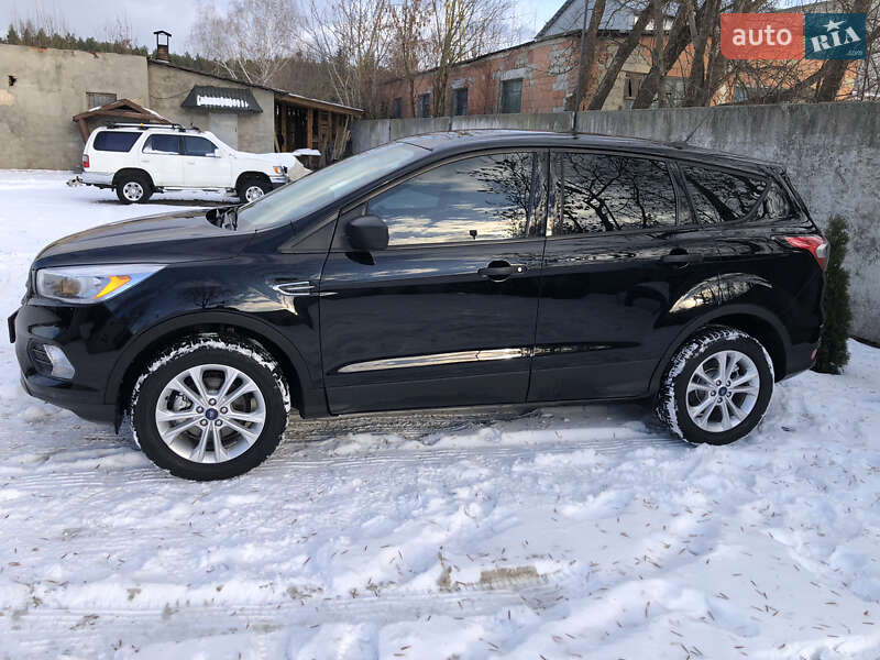 Позашляховик / Кросовер Ford Escape 2017 в Рівному