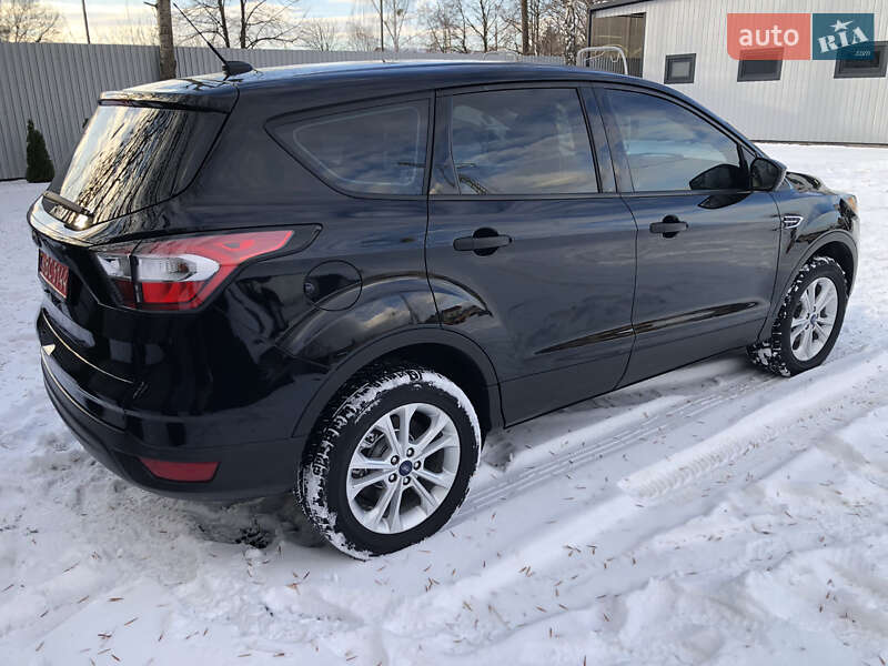 Позашляховик / Кросовер Ford Escape 2017 в Рівному