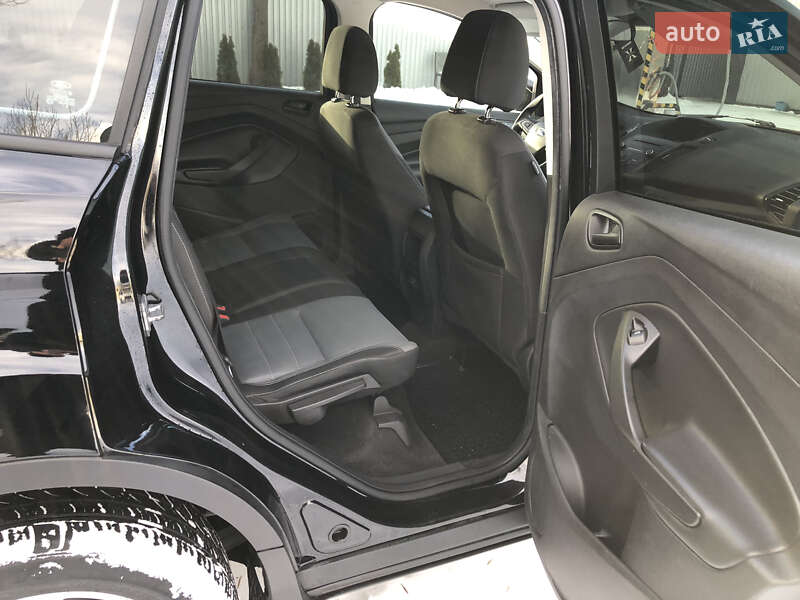 Позашляховик / Кросовер Ford Escape 2017 в Рівному