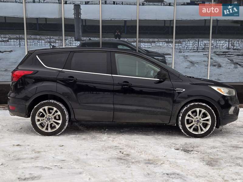 Внедорожник / Кроссовер Ford Escape 2018 в Киеве
