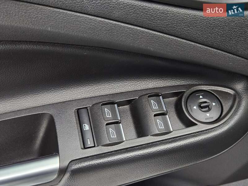 Внедорожник / Кроссовер Ford Escape 2018 в Киеве