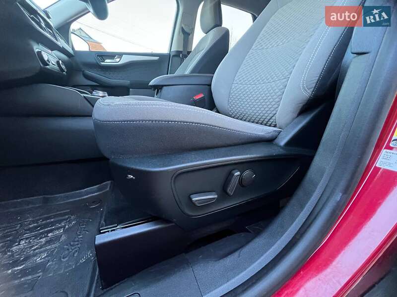 Позашляховик / Кросовер Ford Escape 2020 в Коломиї