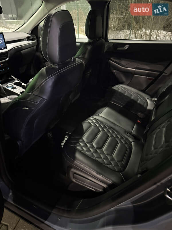 Внедорожник / Кроссовер Ford Escape 2023 в Киеве