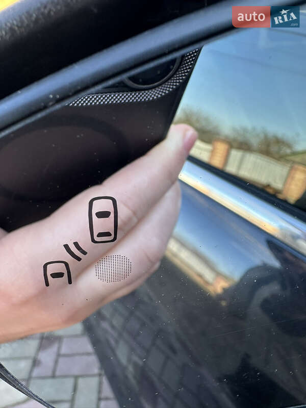 Внедорожник / Кроссовер Ford Escape 2013 в Волочиске