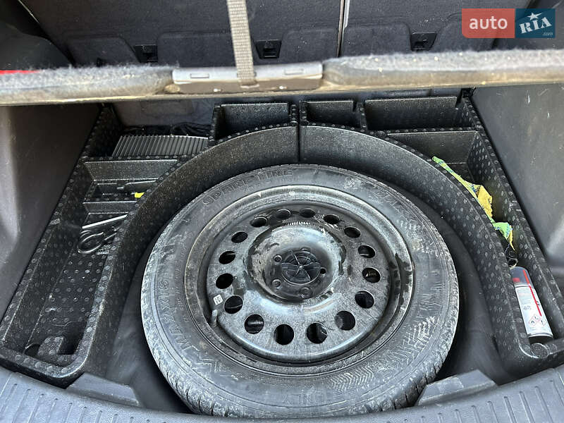 Внедорожник / Кроссовер Ford Escape 2013 в Волочиске