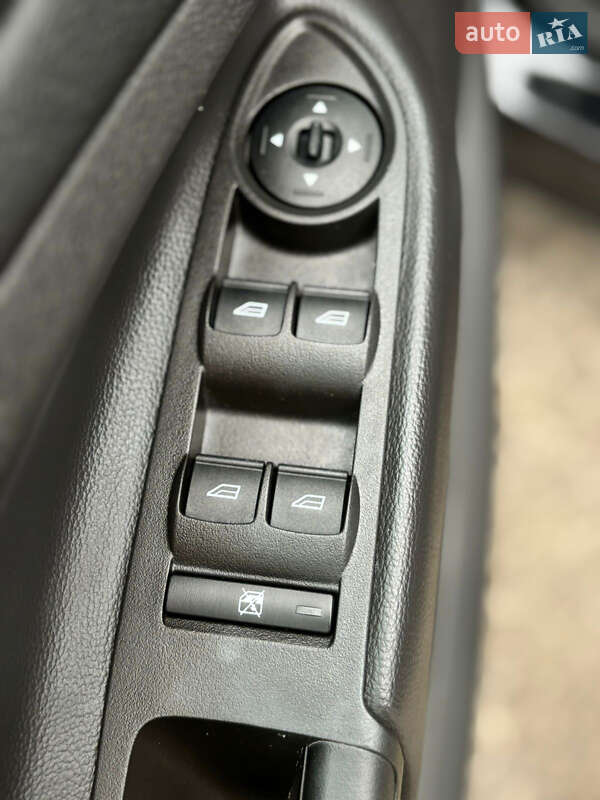 Позашляховик / Кросовер Ford Escape 2017 в Києві