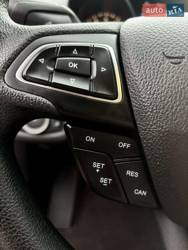 Позашляховик / Кросовер Ford Escape 2017 в Києві