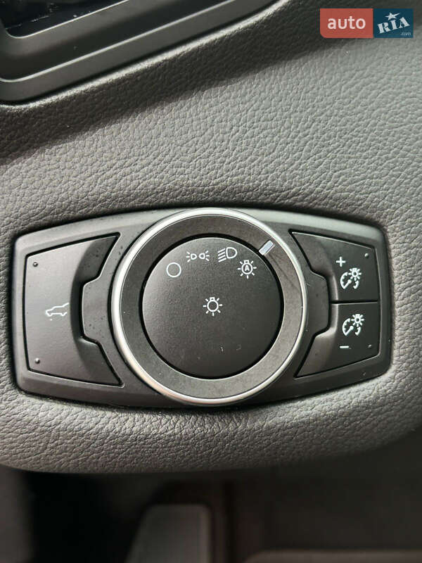 Позашляховик / Кросовер Ford Escape 2017 в Києві