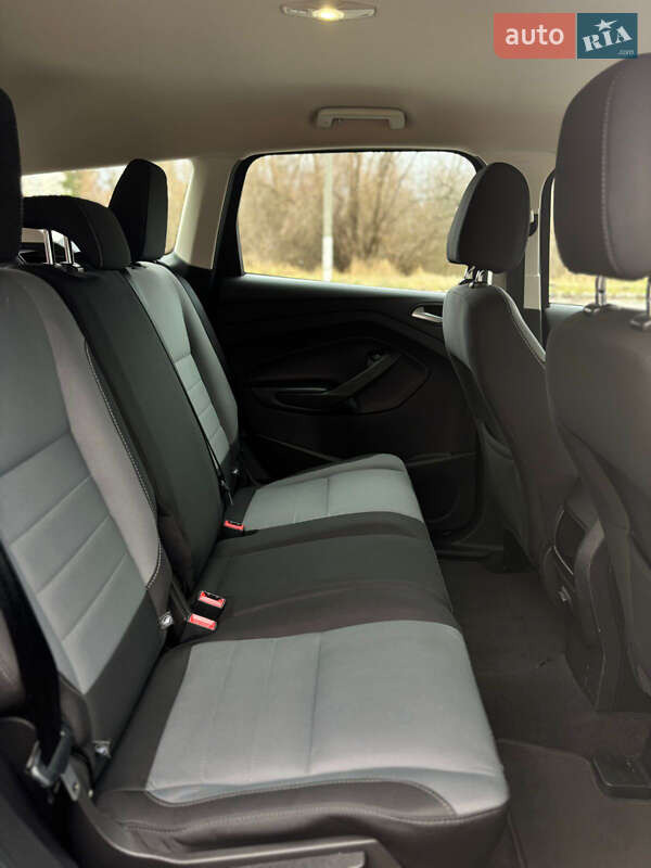 Позашляховик / Кросовер Ford Escape 2017 в Києві